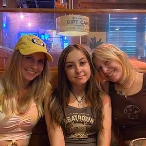 Meet your Posher, Travis